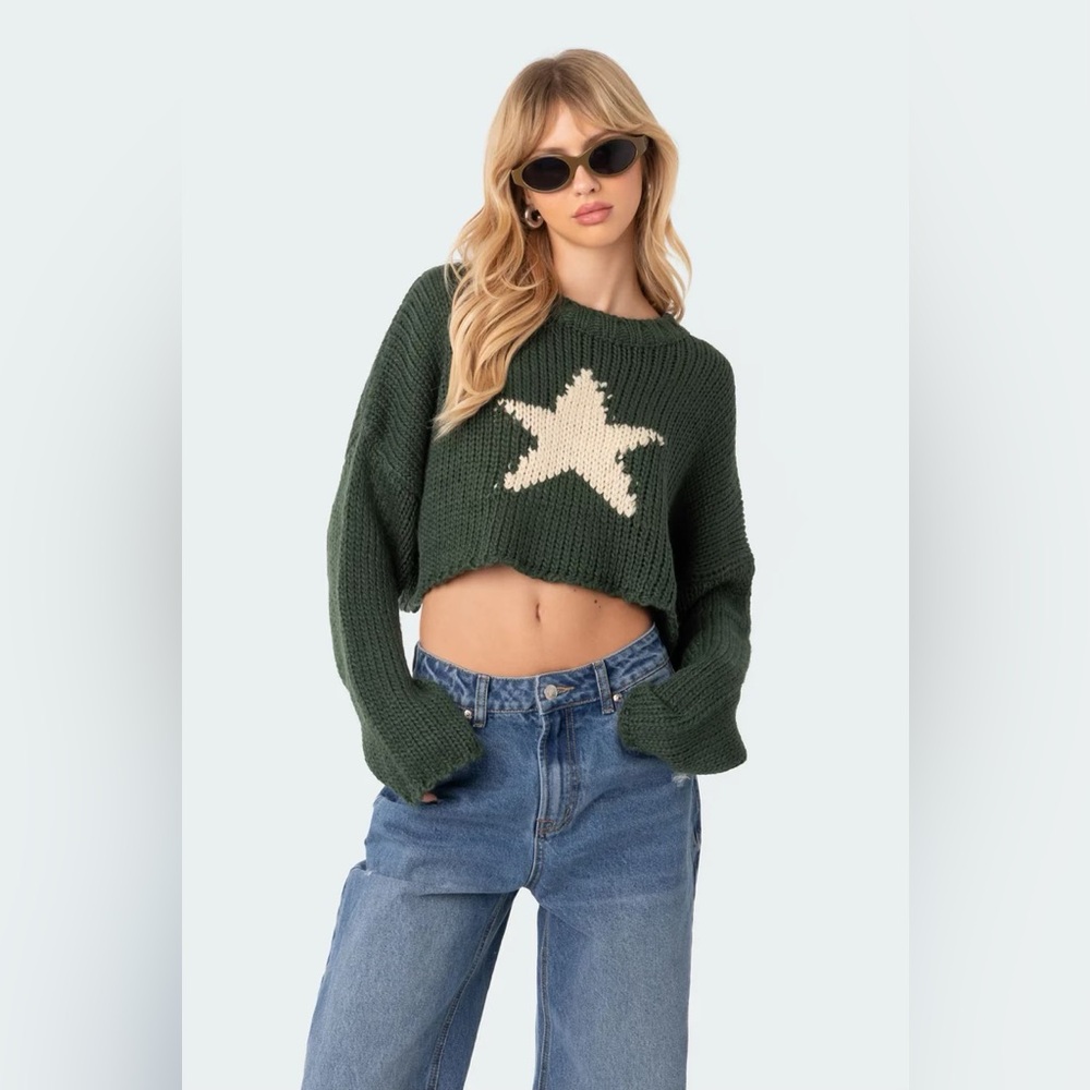 Edikted Dark Green Knit Star Cropped Sweater